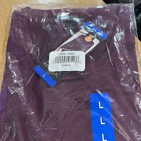 NWT Banana Republic Ladies' Long Sleeve Top - Scoop Neck - Picture 5 of 6